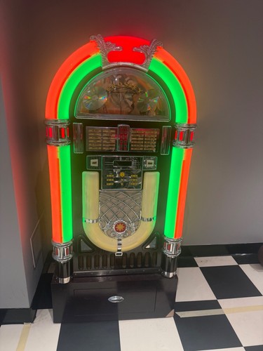 Crosley jukebox - 10, cd